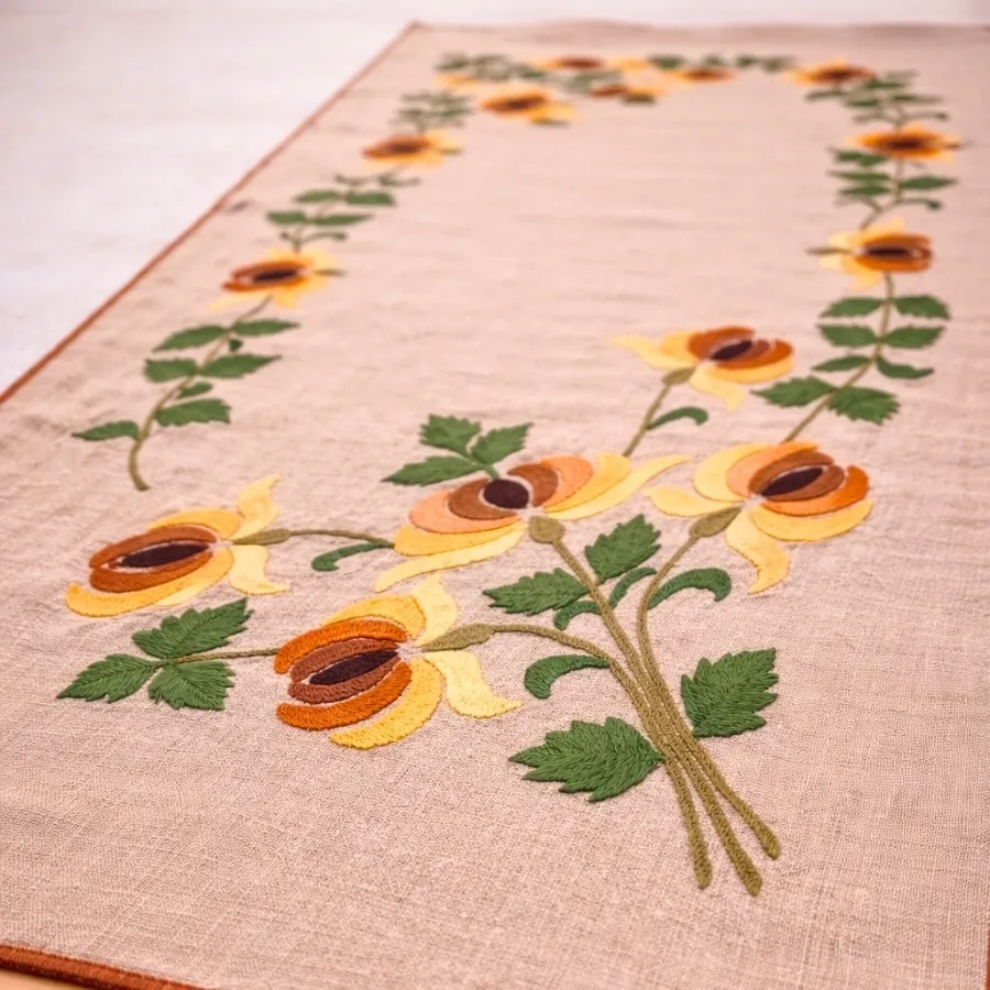 رانر گلدوزی دست دوز