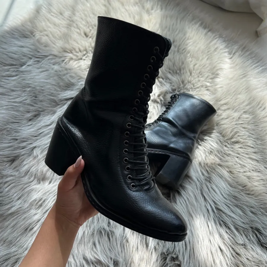 بوت پاشنه دار