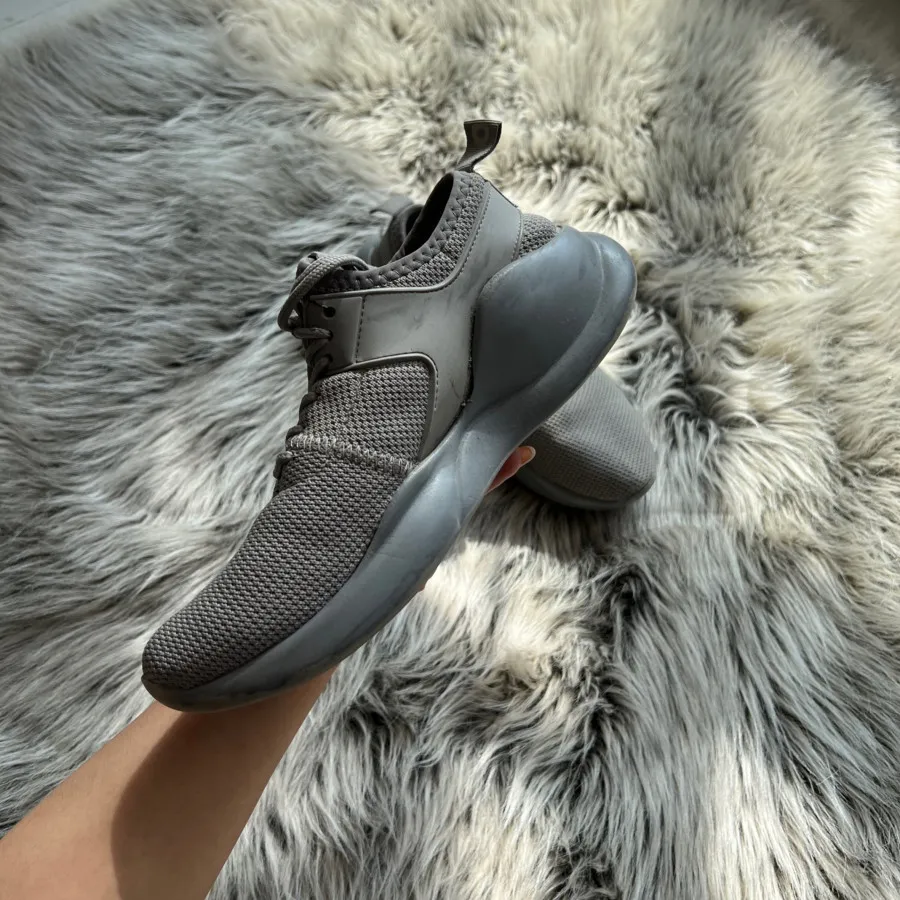 کتونی ورزشی