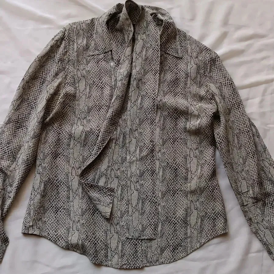 شومیز طرح پوست ماری US