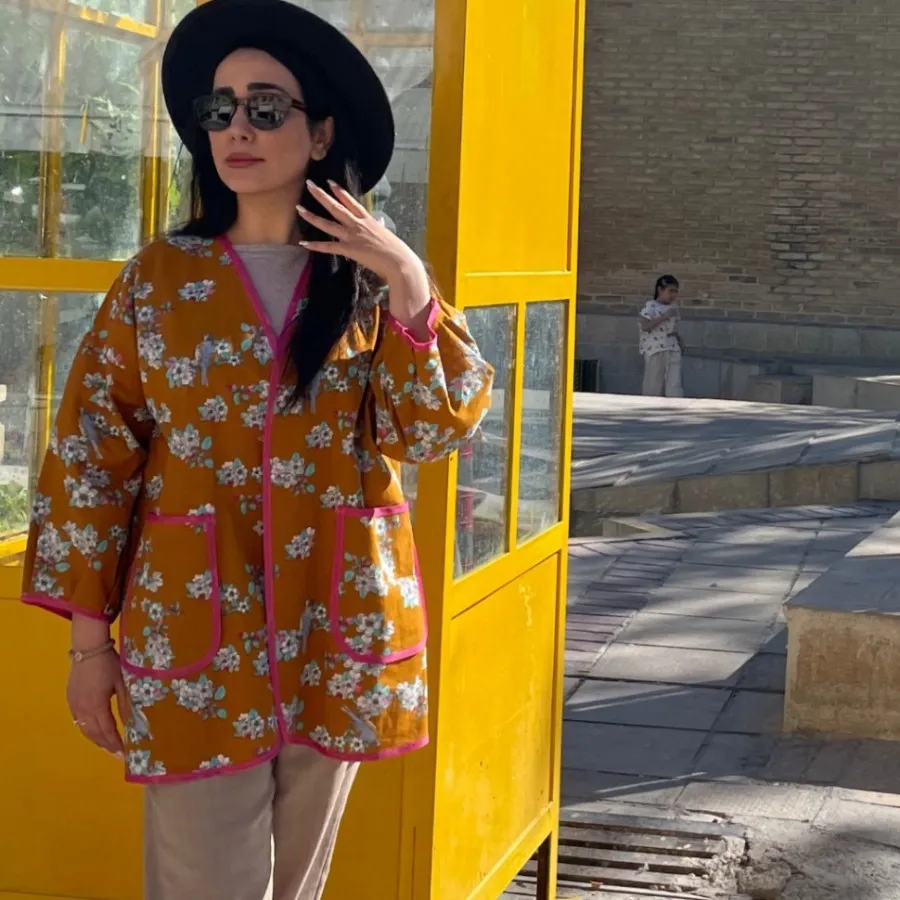 مانتو جلو باز