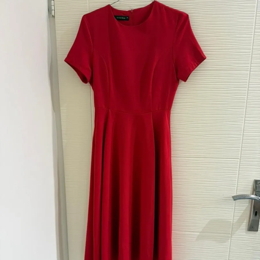 پیراهن میدی قرمز