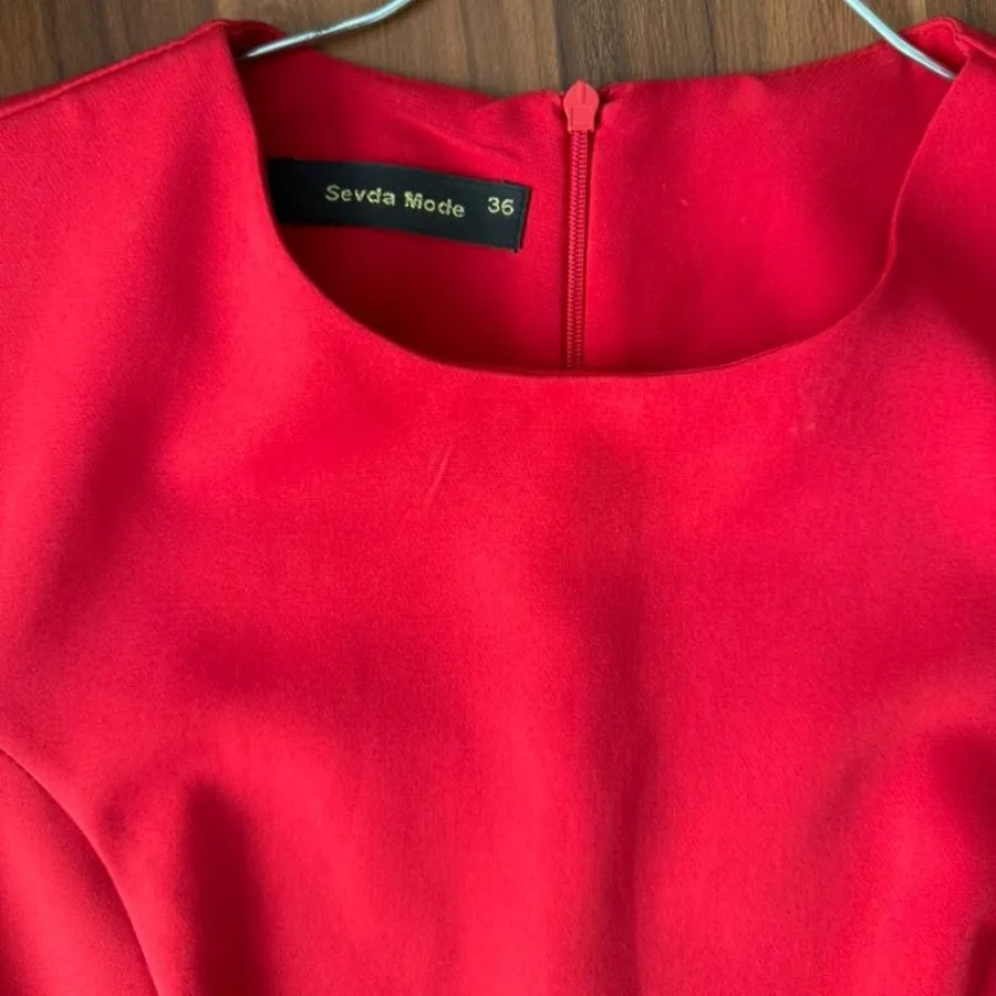 پیراهن میدی قرمز