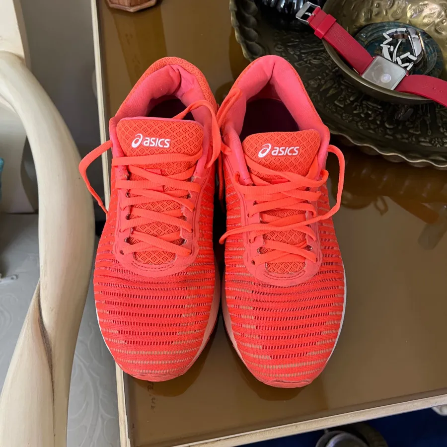 کتانی asix ویتنام 40