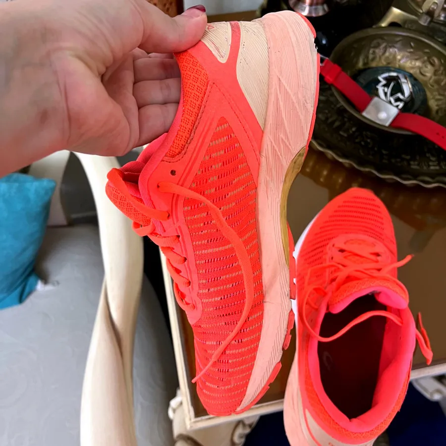 کتانی asix ویتنام 40