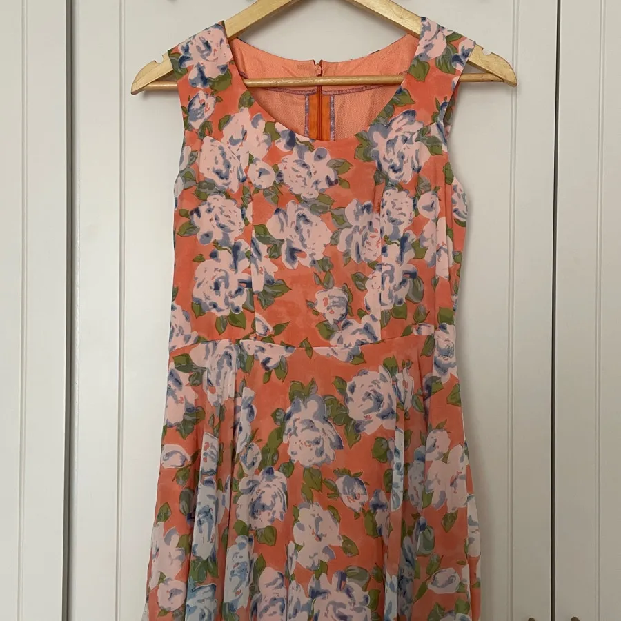 پیراهن بهاری زنانه