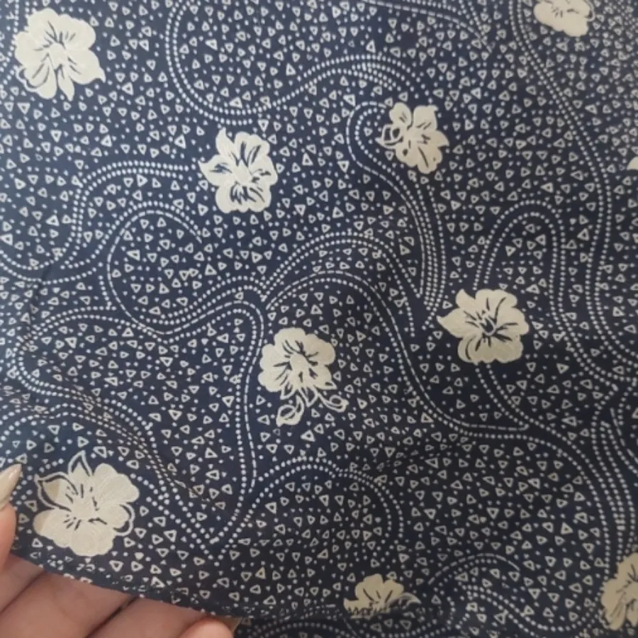 چادر رنگی دوخته شده