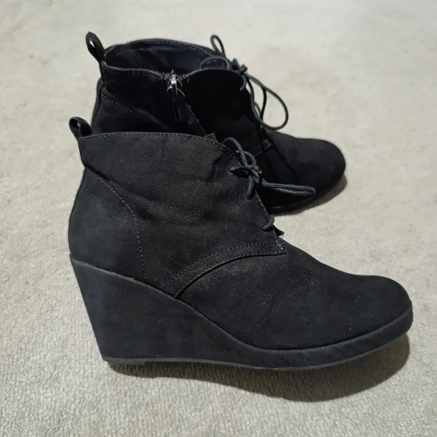 بوت مشکی برند Dolce Vita