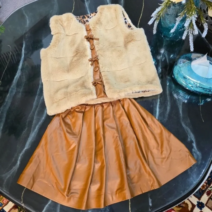 جلیقه و دامن دخترانه