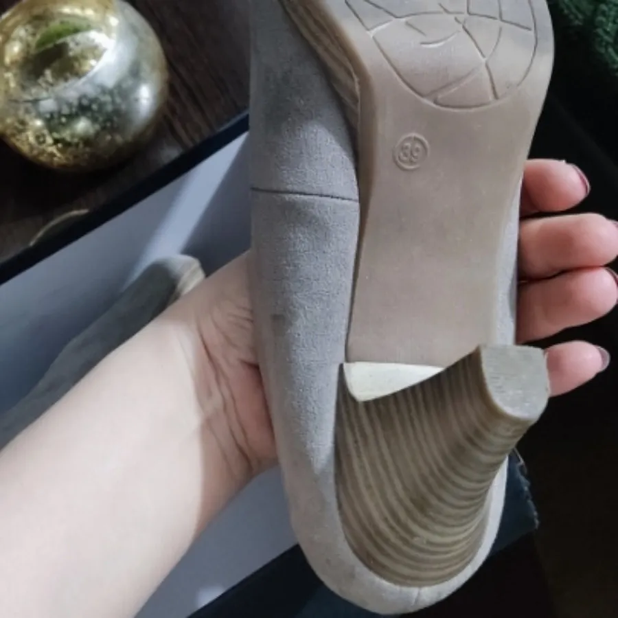 کفش پاشنه چوبی