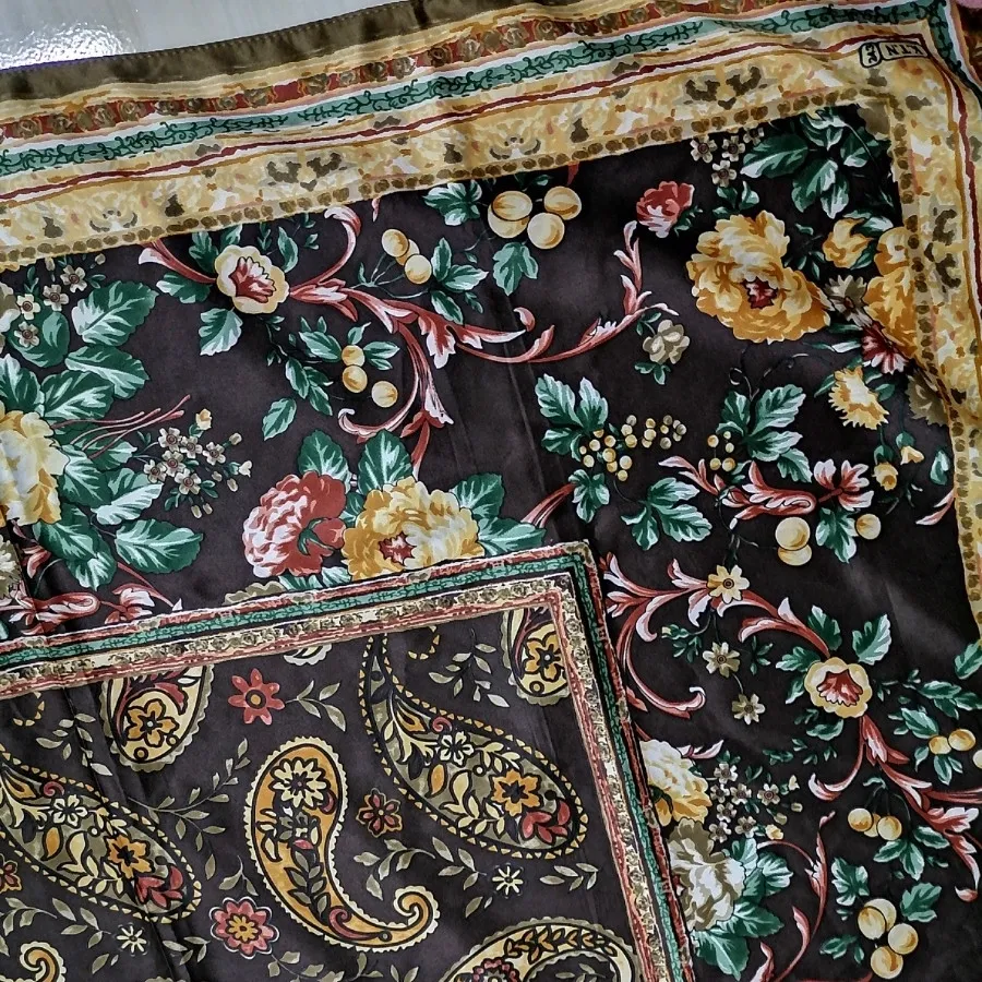 روسری ساتن