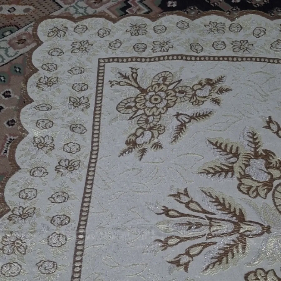 رومیزی یک جفت با هم