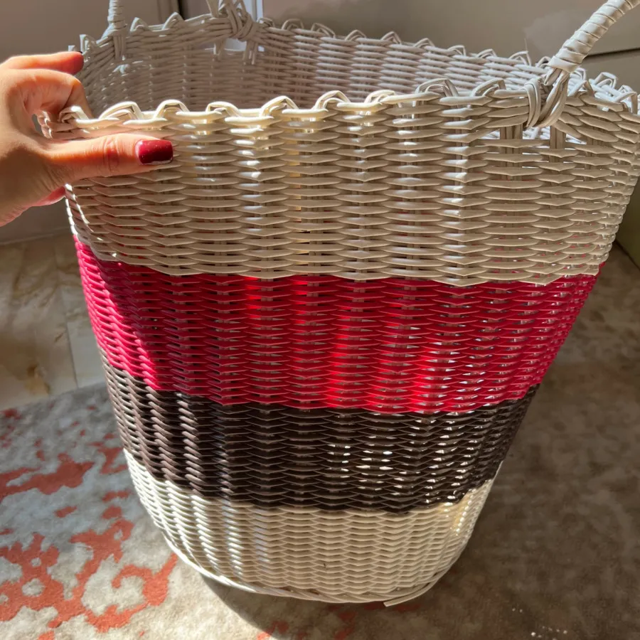 سبد اسباب بازی یا لباس