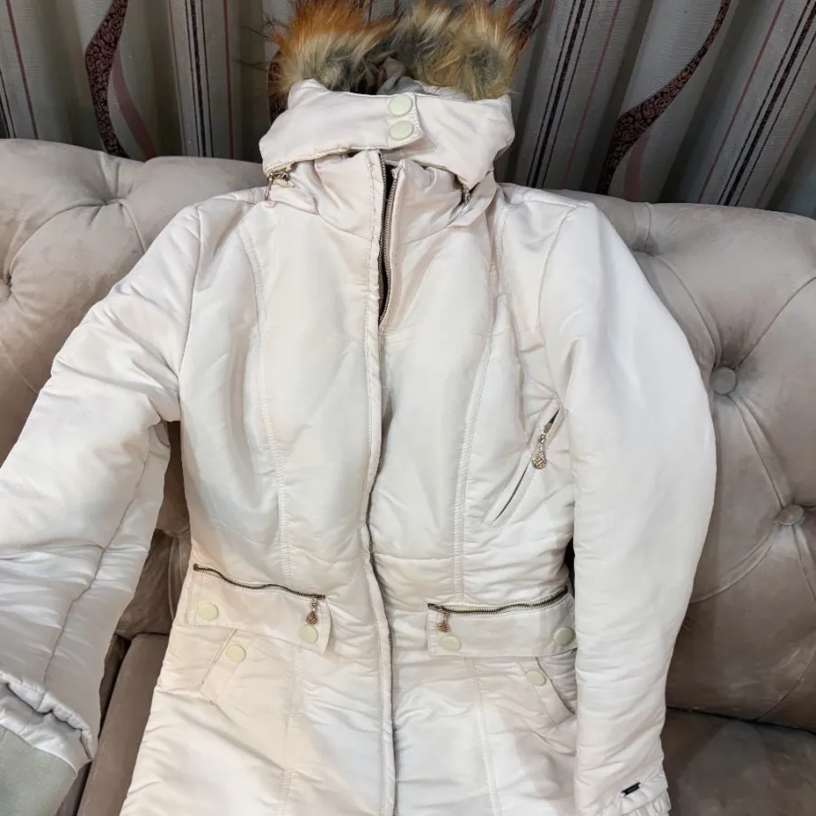 کاپشن برند mango