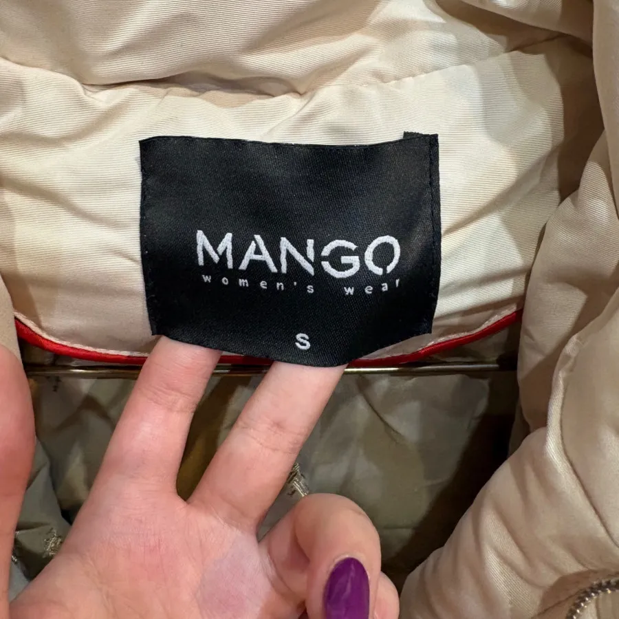 کاپشن برند mango
