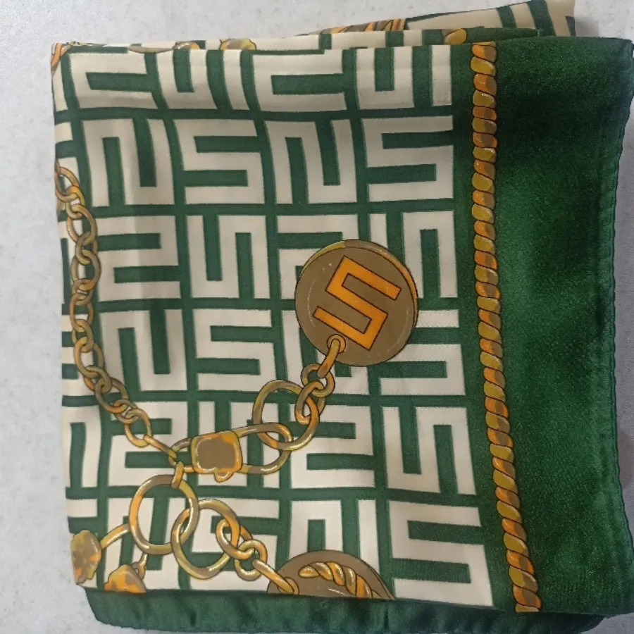 روسری ساتن