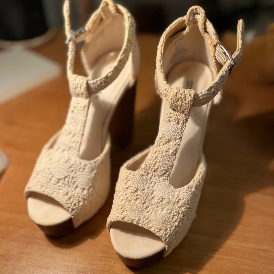 کفش مجلسی اچ اند ام