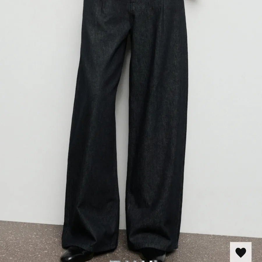 شلوار جین منگو Mango