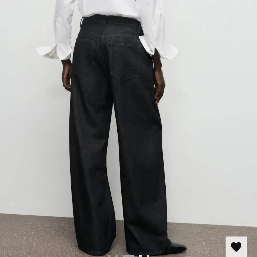 شلوار جین منگو Mango