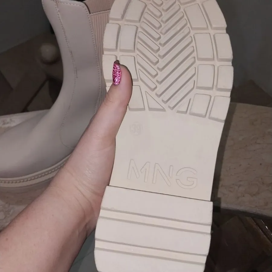 نیم بوت چلسی سایز 39 نونو