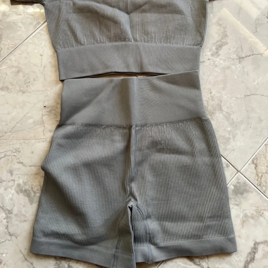 ست شورتک و نیمتنه