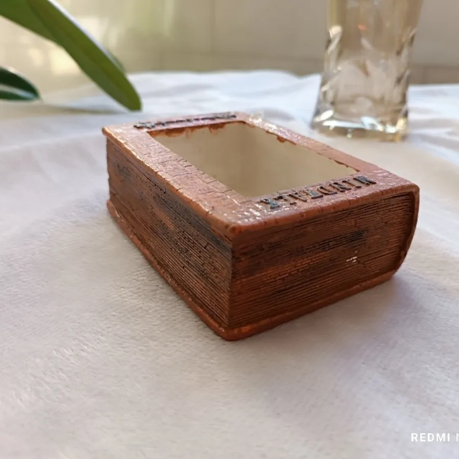 گلدان طرح کتاب هری پاتر