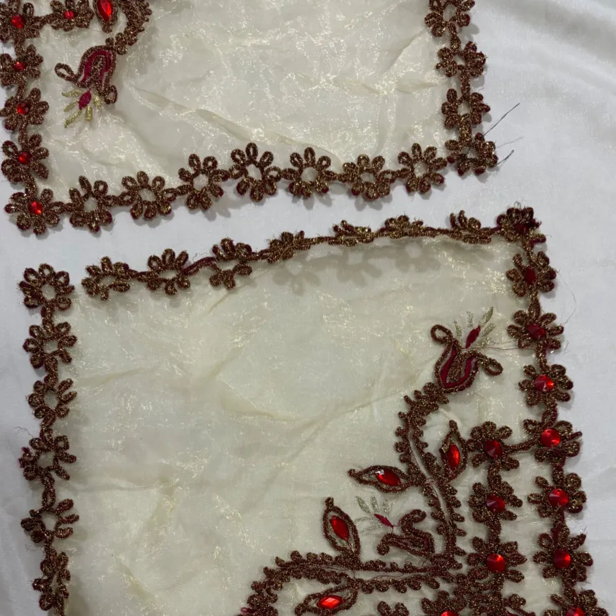 رومیزی سنگدوزی