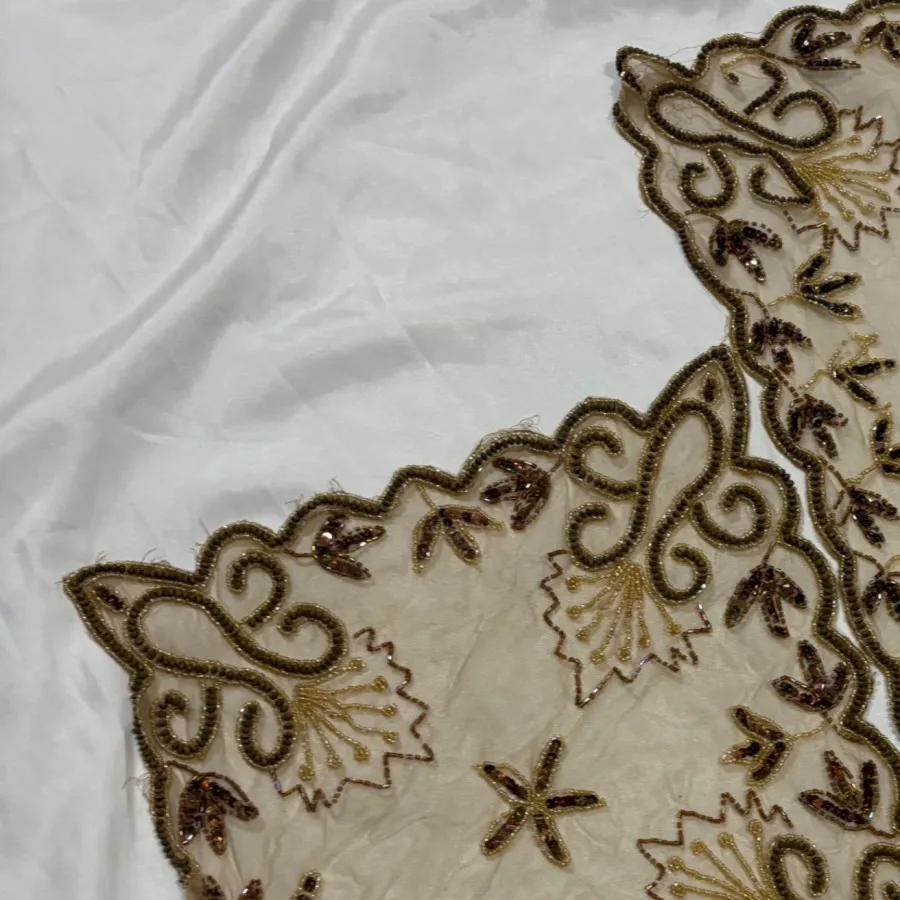 رومیزی منجوق دوزی
