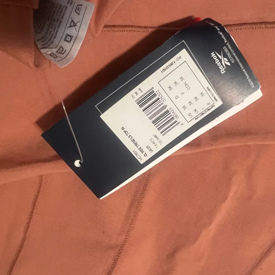 کراپ Reebok