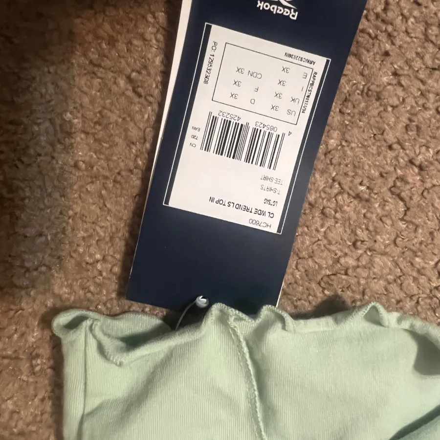 کراپ Reebok