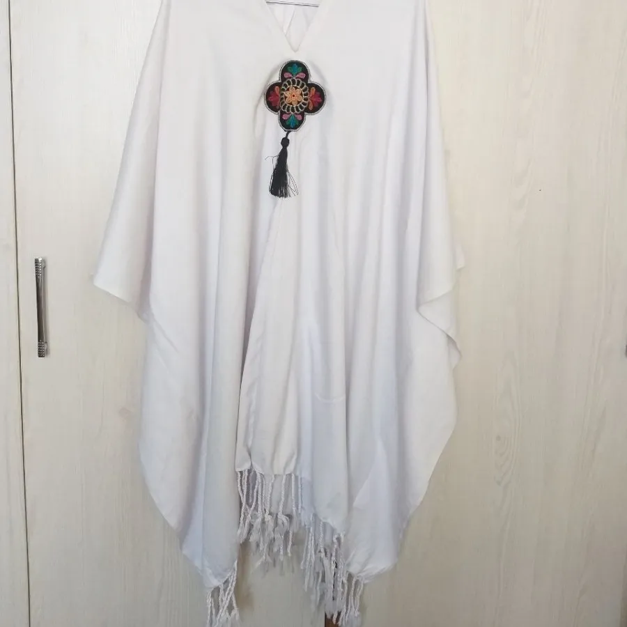 مانتو پانچو نخی