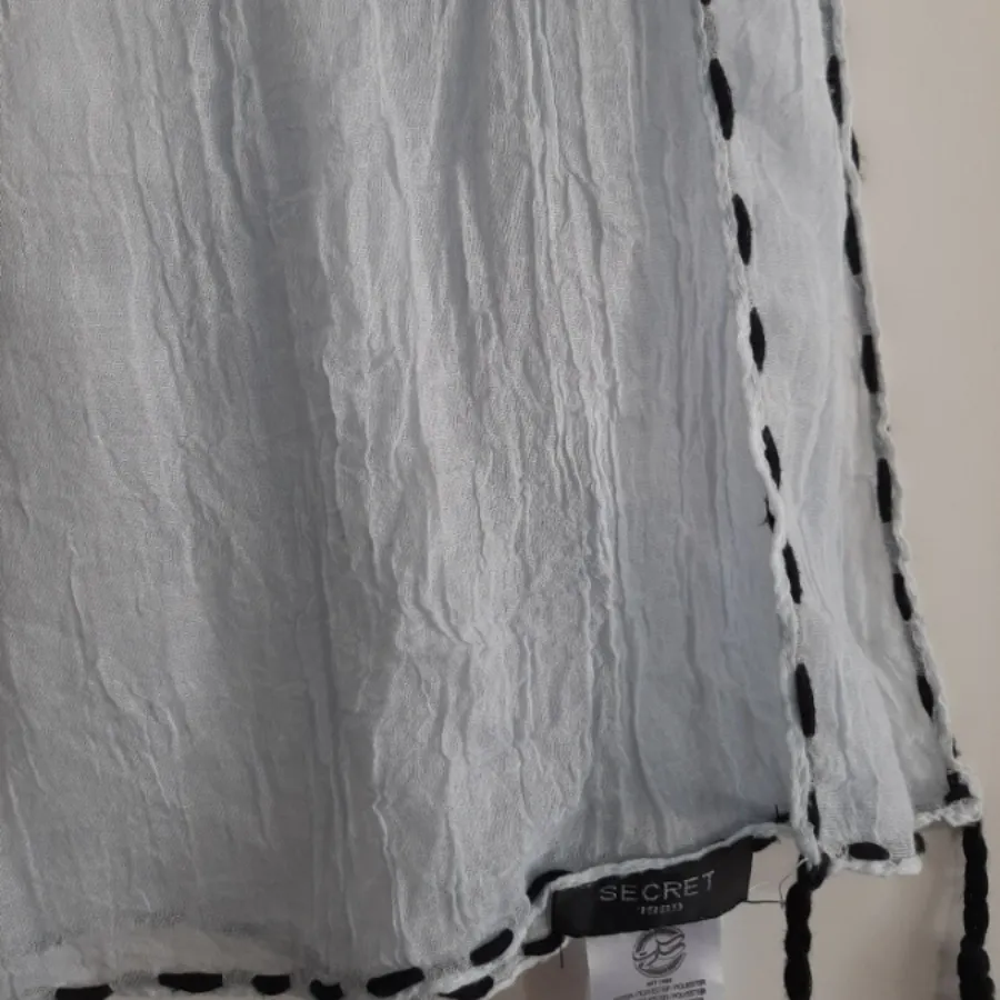 روسری آبی روشن