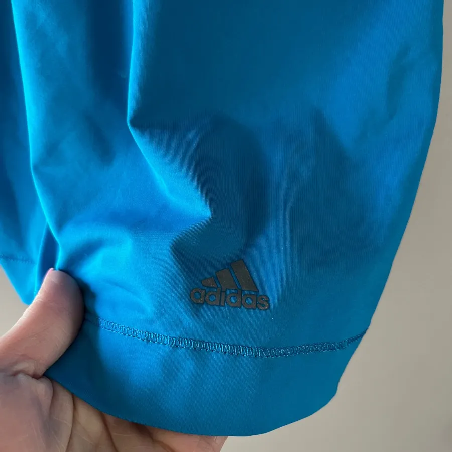 تاپ ورزشی آدیداس