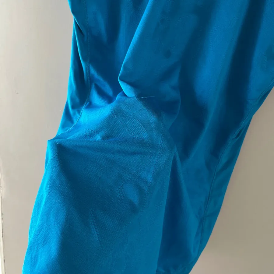 تاپ ورزشی آدیداس