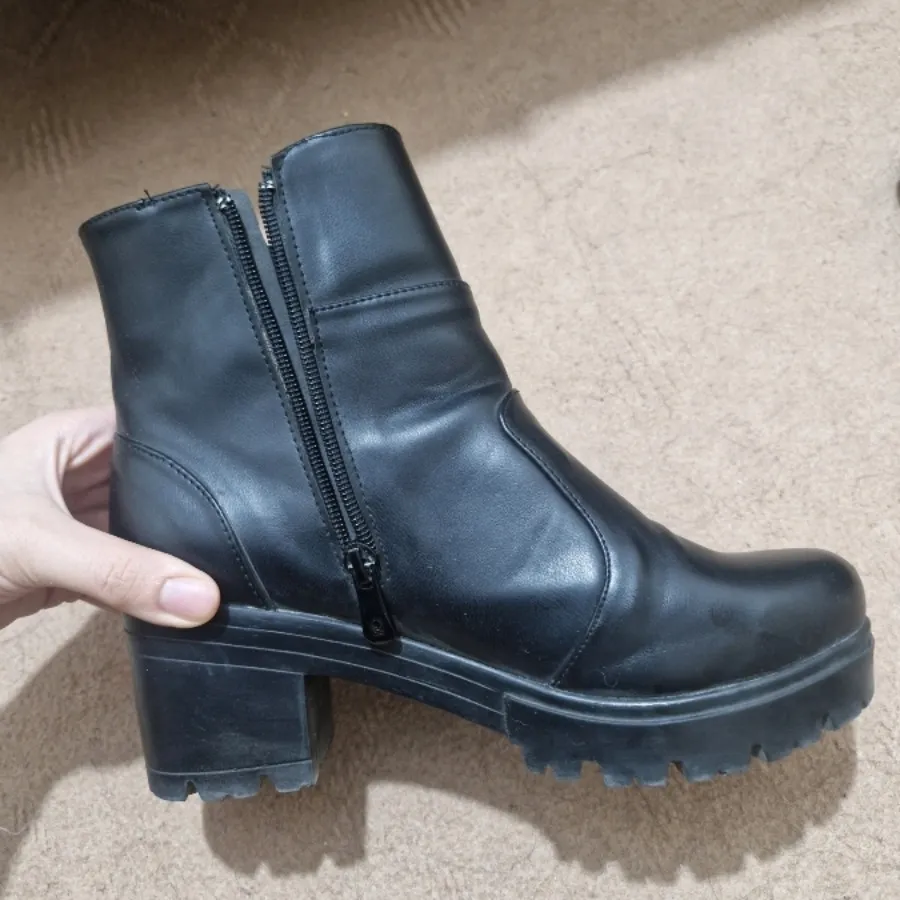 بوت چرم