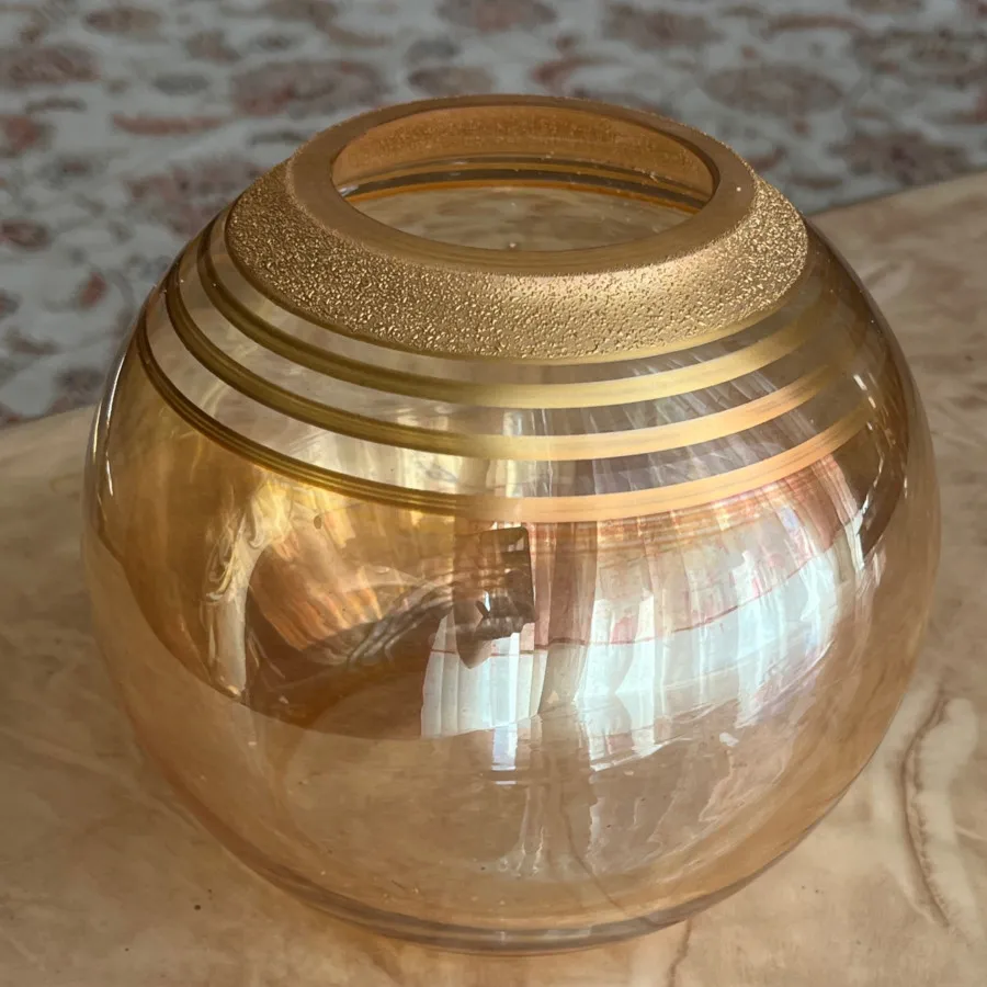 گلدان طلایی