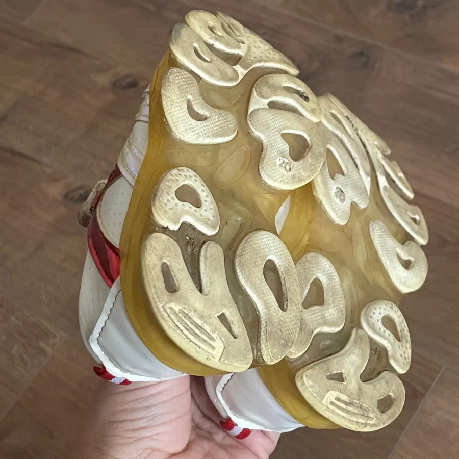 کفش اسپورت بچگانه