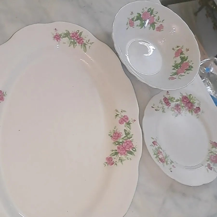 چینی گلسرخی حراج