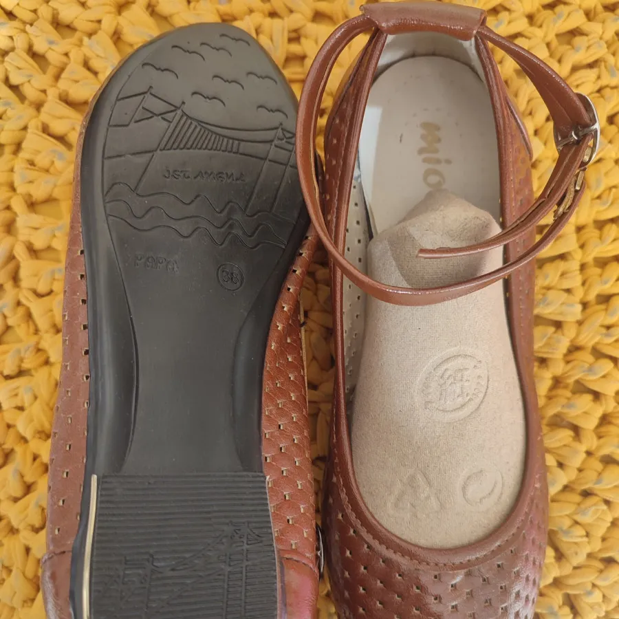 کفش تخت قهوه ای عسلی