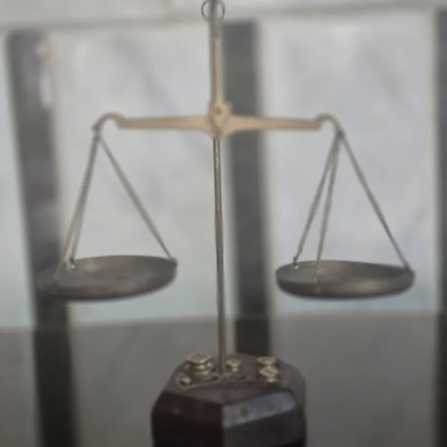 ترازوی قدیمی زرگری
