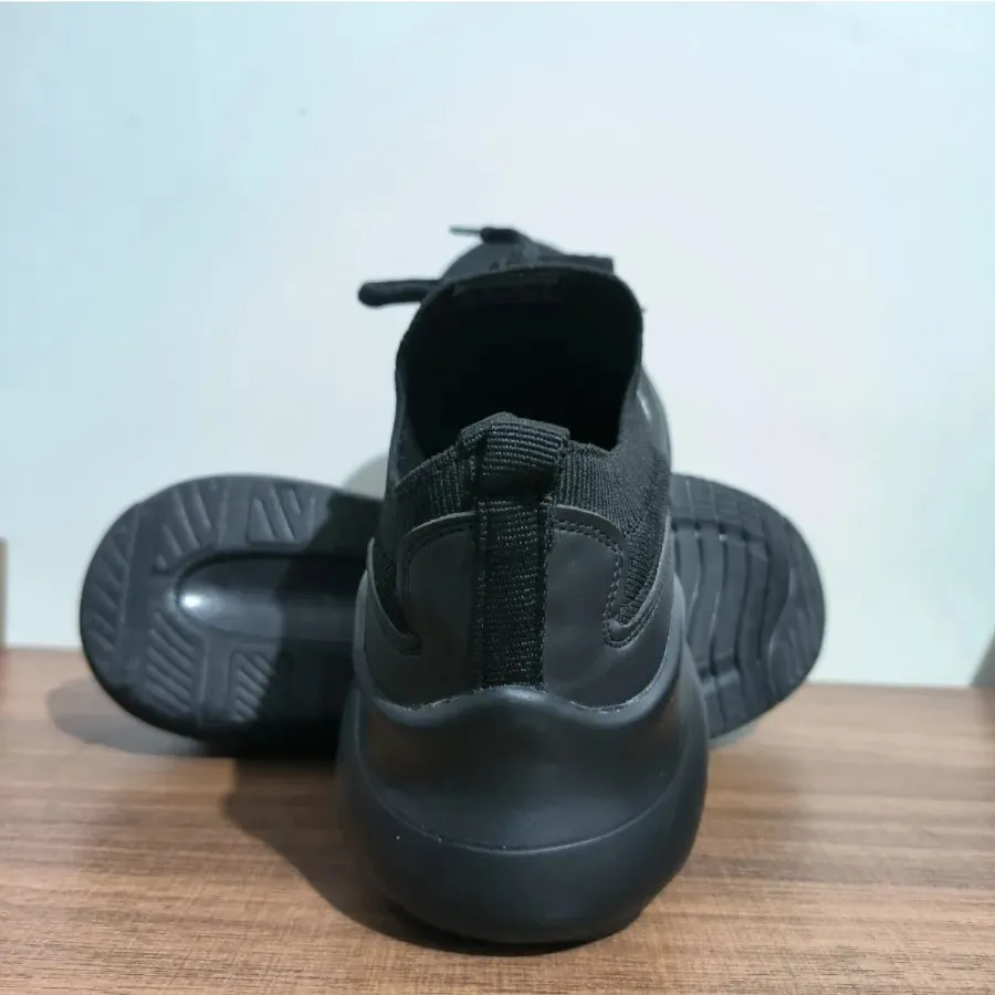 کتونی مشکی اسکیچرز