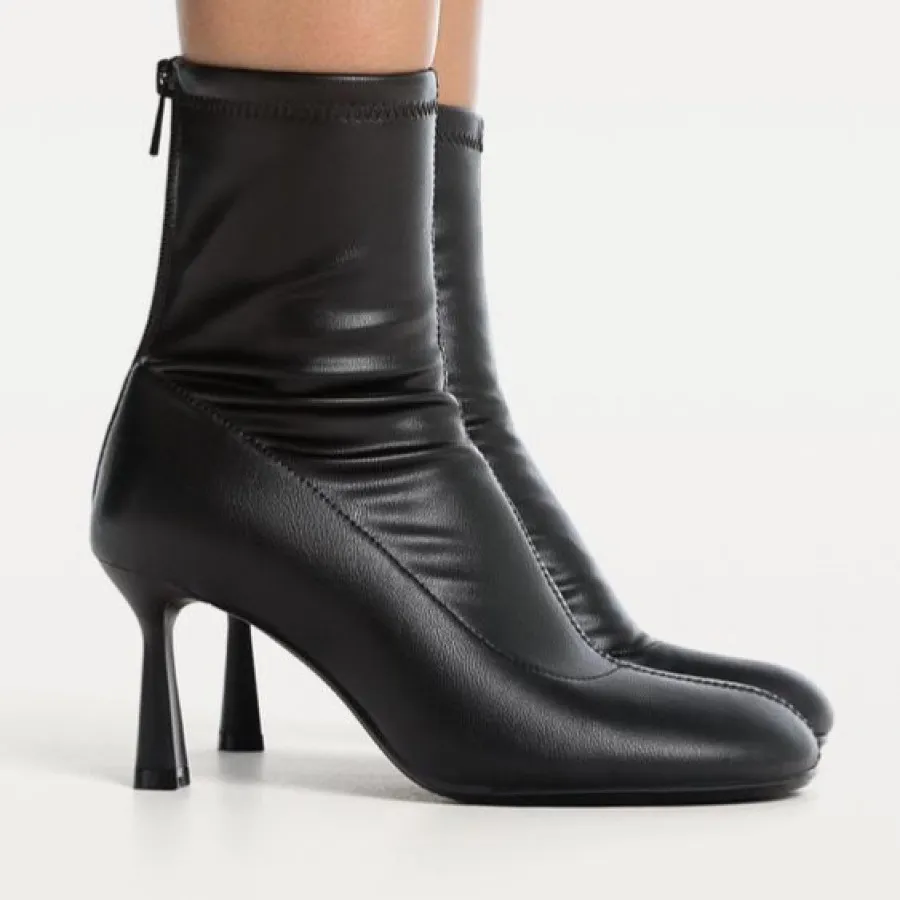 بوت چرم استرادیواریوس