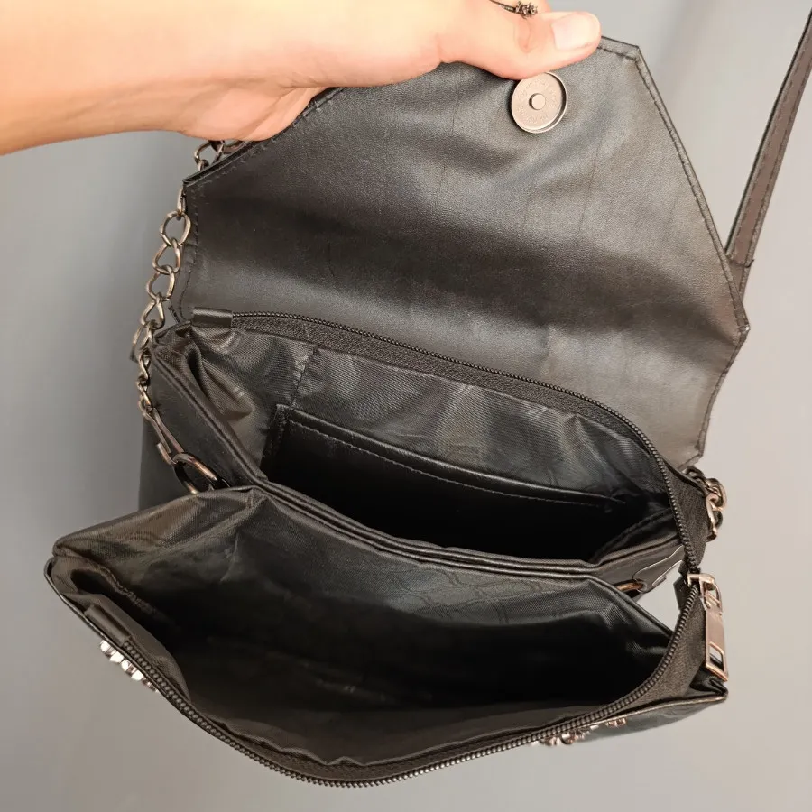 کیف مشکی نگین کوب