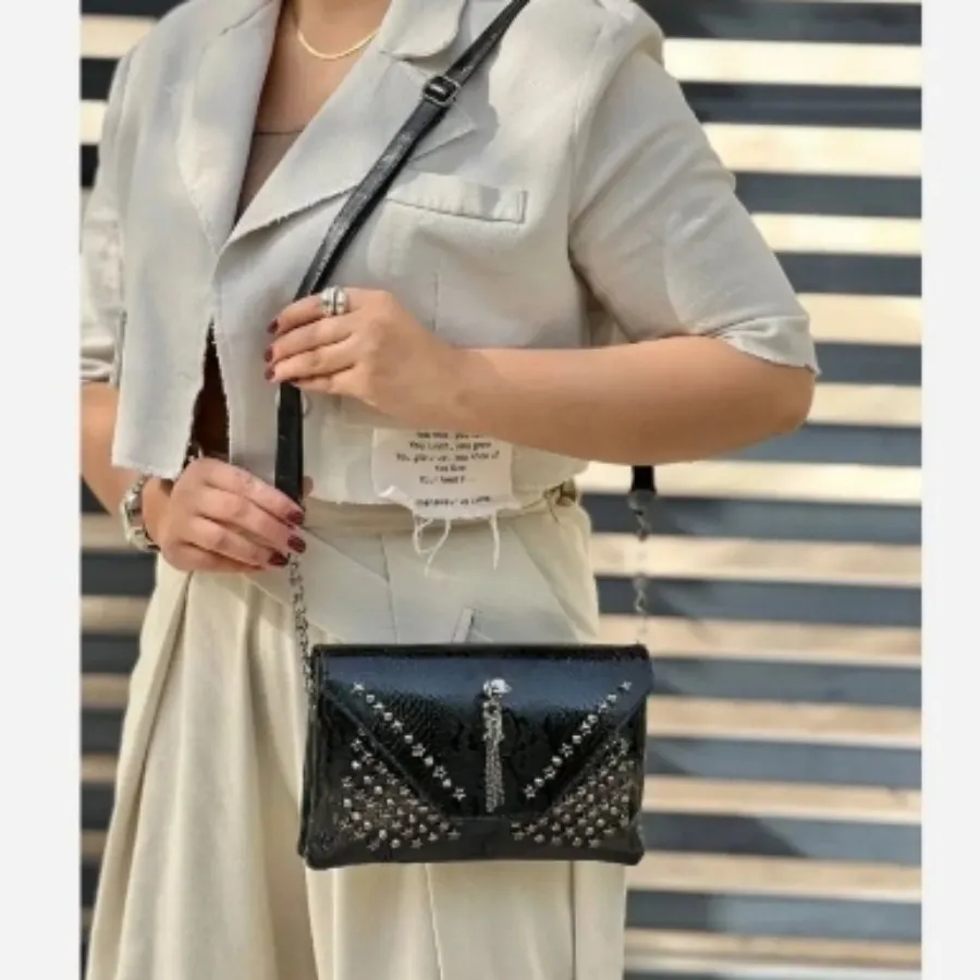 کیف مشکی نگین کوب