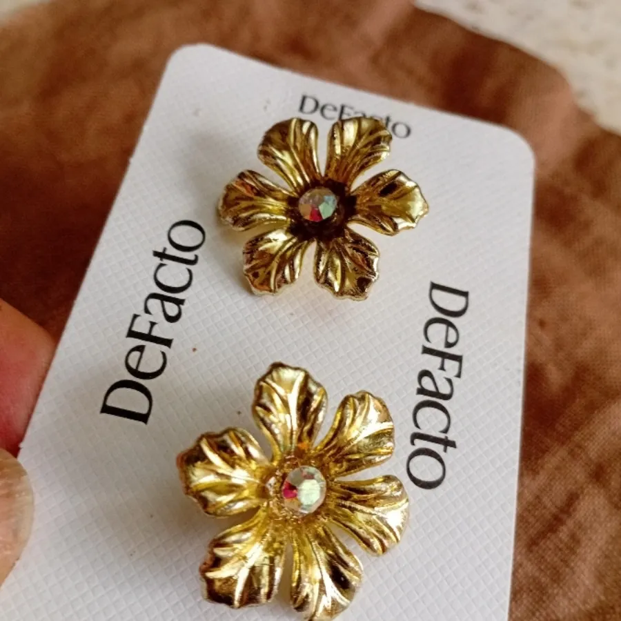 گوشواره Defacto