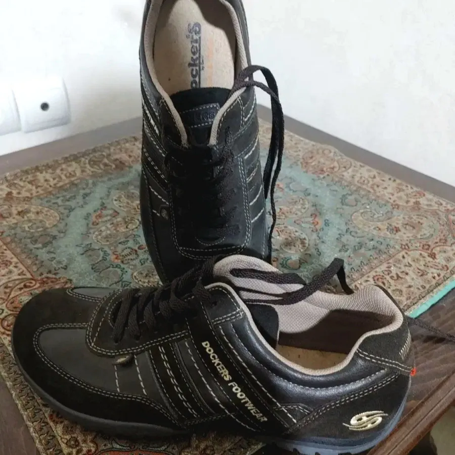 کتونی داکرز اصل