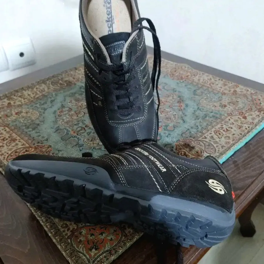 کتونی داکرز اصل