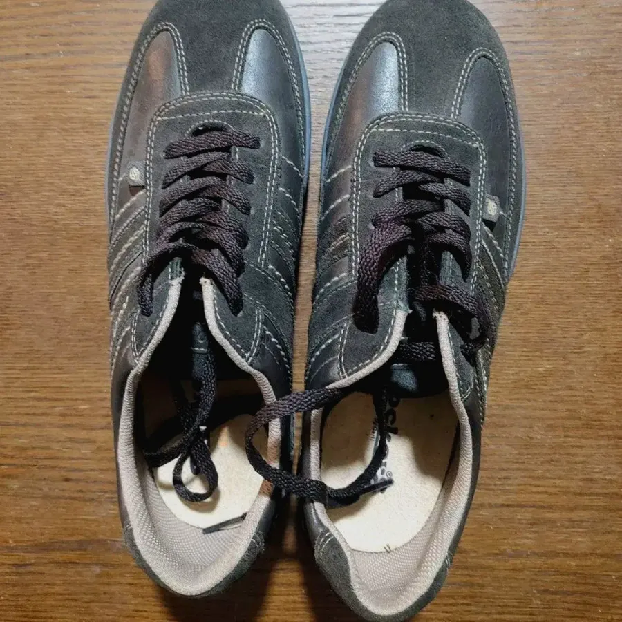 کتونی داکرز اصل