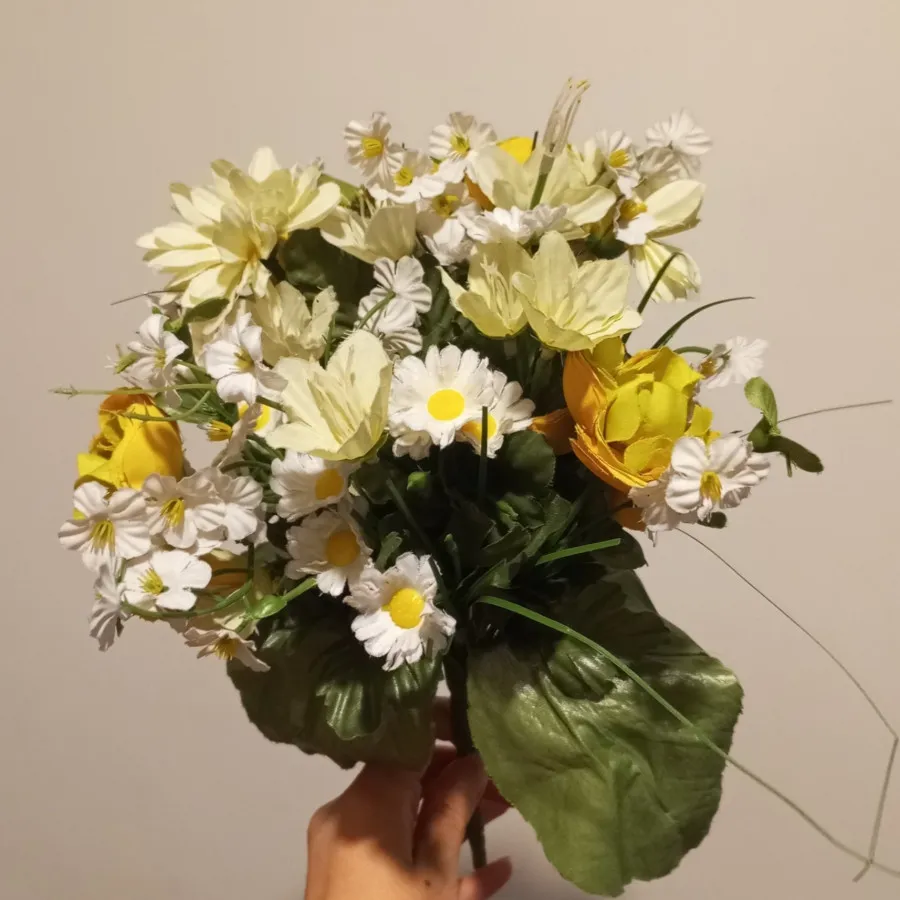 گل مصنوعی بابونه و رز