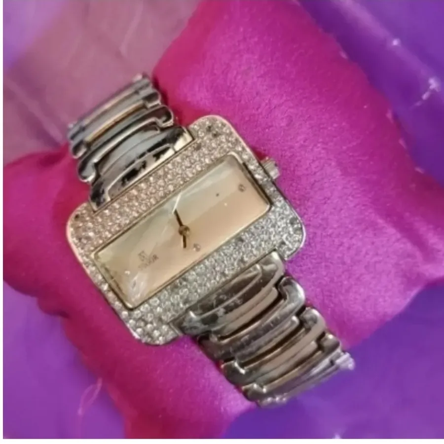ساعت مچی زنانه ویگور